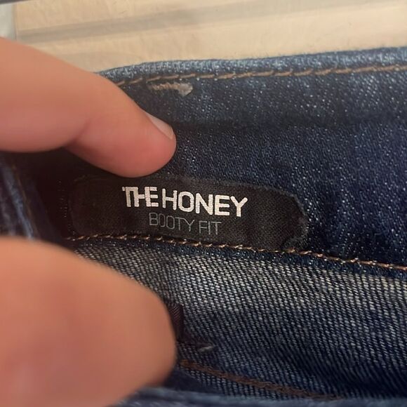 Joe’s Jeans The Honey Booty Fit Jeans - Picture 3 of 7